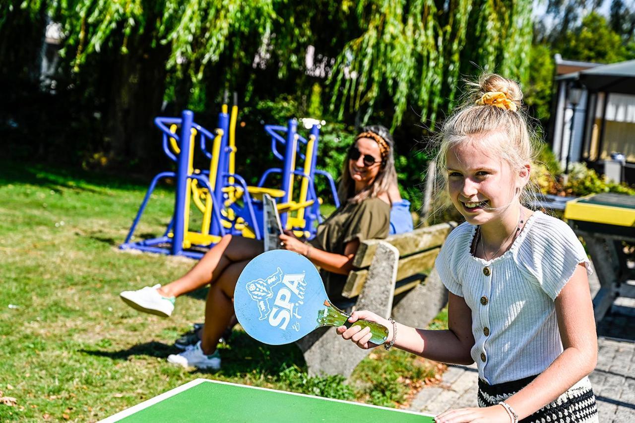 Recreatiepark De Lucht Hotel Renswoude Bagian luar foto